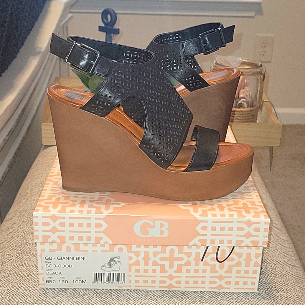 Very gorgeous Gianni Bini Wedge Sandal